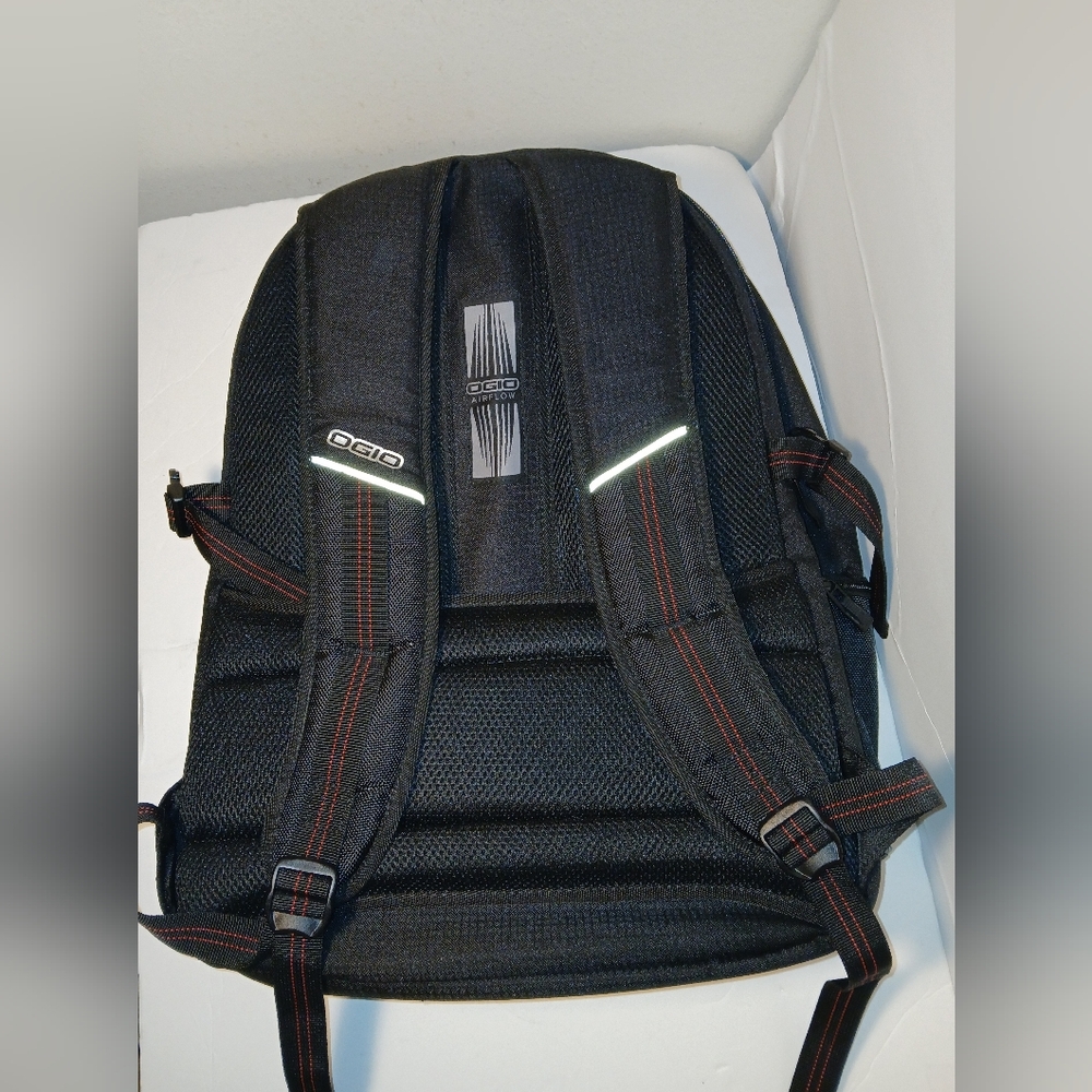 OGIO Airflow Black Laptop Tablet Backpack Multi Compartment - Picture 2 of 10